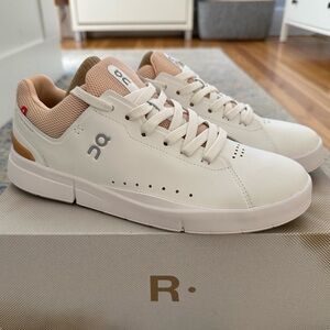 On Running The Roger Advantage Sneakers